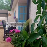 Apartment Montiron Apartman Sisan